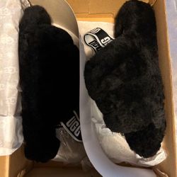 Brand New Size 9 Black Ugg Slippers
