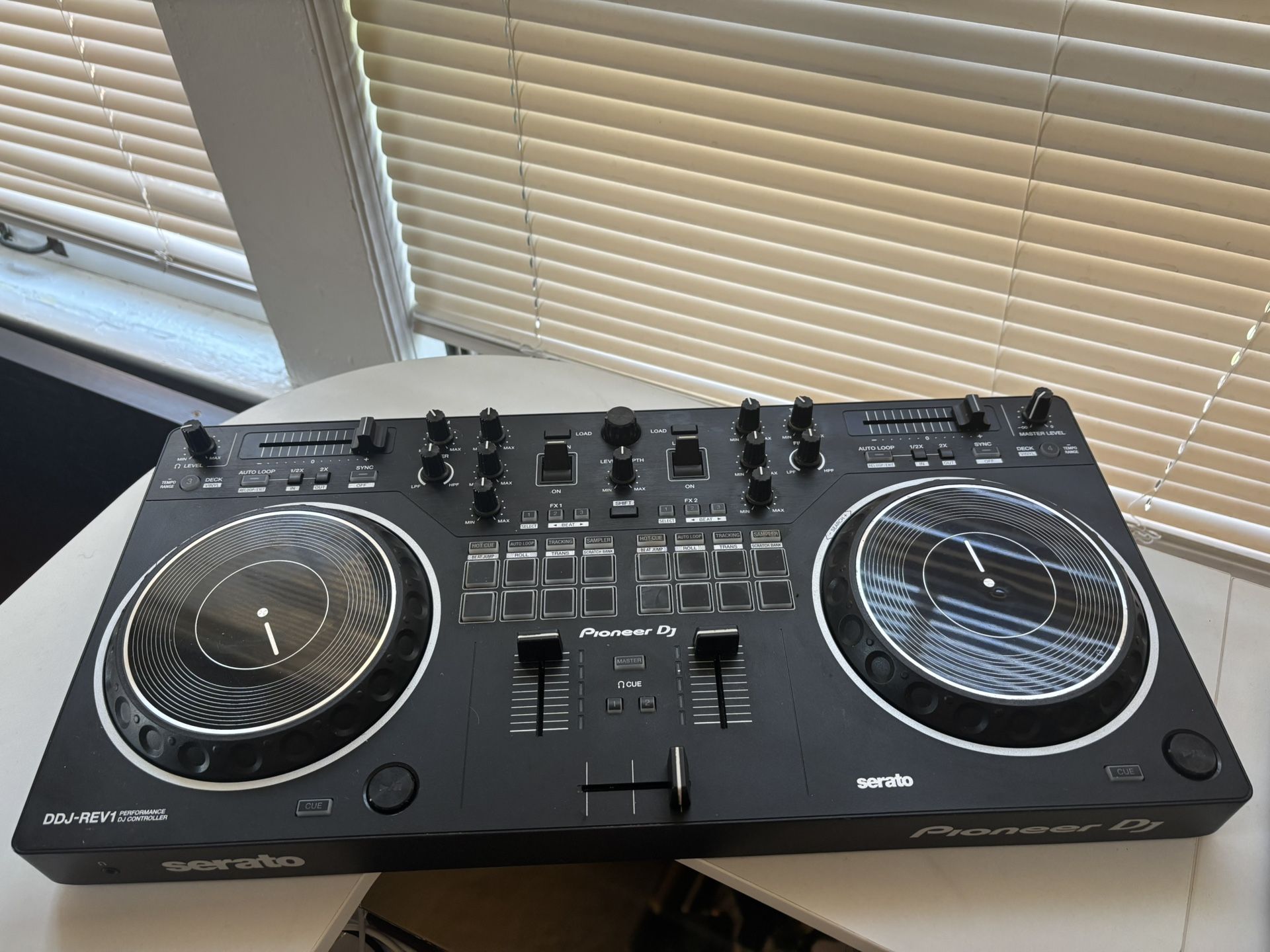 DJ Controller DDJ-REV1 + Travel Case & Extras