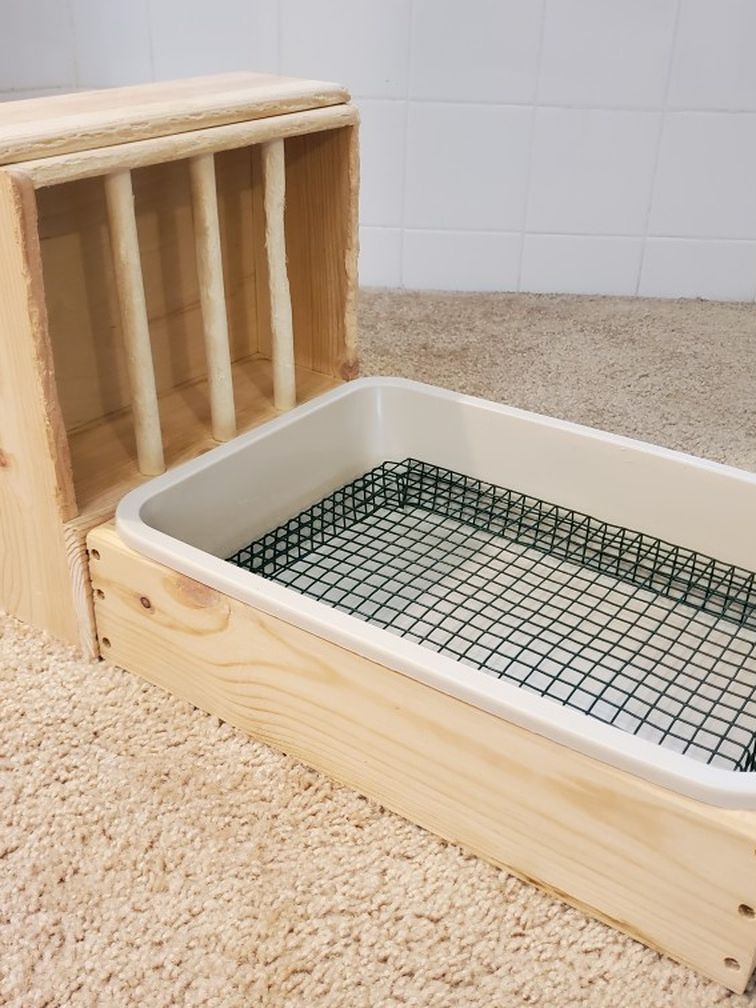 Bunny Litter Box With Grid, Hay Feeder