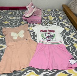Ropa y zapatos para niñas