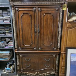 Davis International Armoire