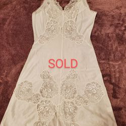 Yugoslavia vintage white slip dress short lingerie lace embroidered Nightgown size S
Slip dress Lace lingerie White 100% Nylon Antistatic Women's size