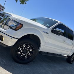 2012 Ford F150 Lariat