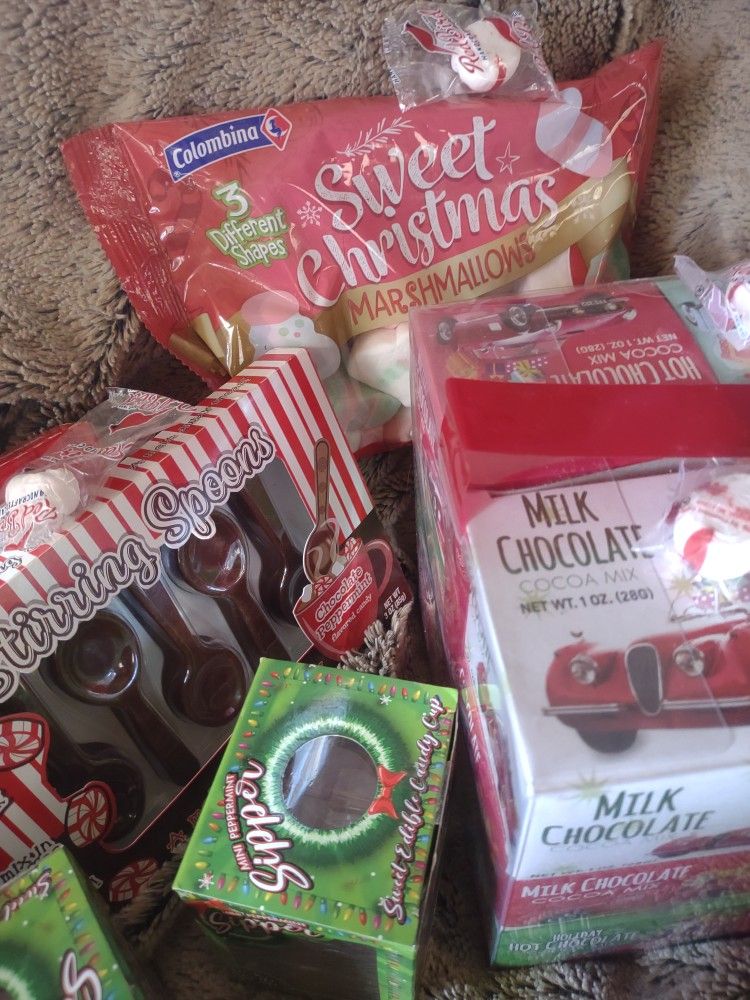 Holiday cocoa gift set