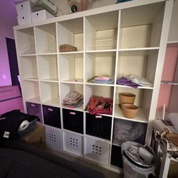 🚨MOVING SALE! IKEA KALLAX 5x5 White shelf 