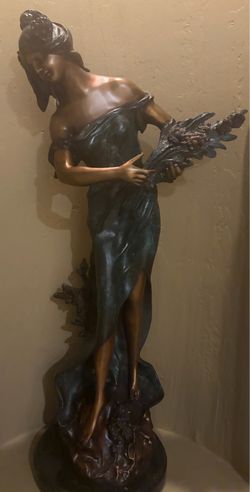 Statue