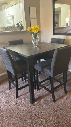Dining room table