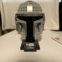 LEGO Star Wars The Mandalorian Helmet (75328) - Built, Great Condition