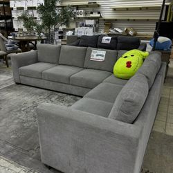 Thomasville Caler Convertible Sleeper Sectional with Storage