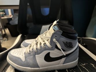 University Blue Jordan 1
