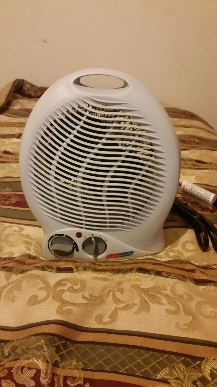 CLIMATE KEEPER PERSONAL FAN-HEATER. for Sale in Joliet, IL - OfferUp