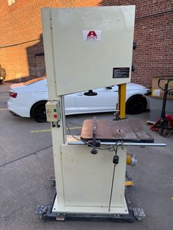 Shop Fox Band Saw 18”
