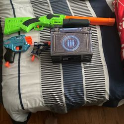 4 Nerf Guns Included Ammo With Case