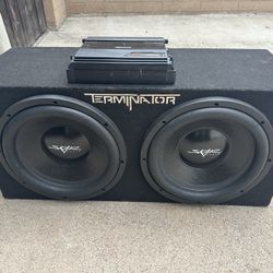 2  SKAR Audio 12”s Box W/ 1000W Kenwood Amp