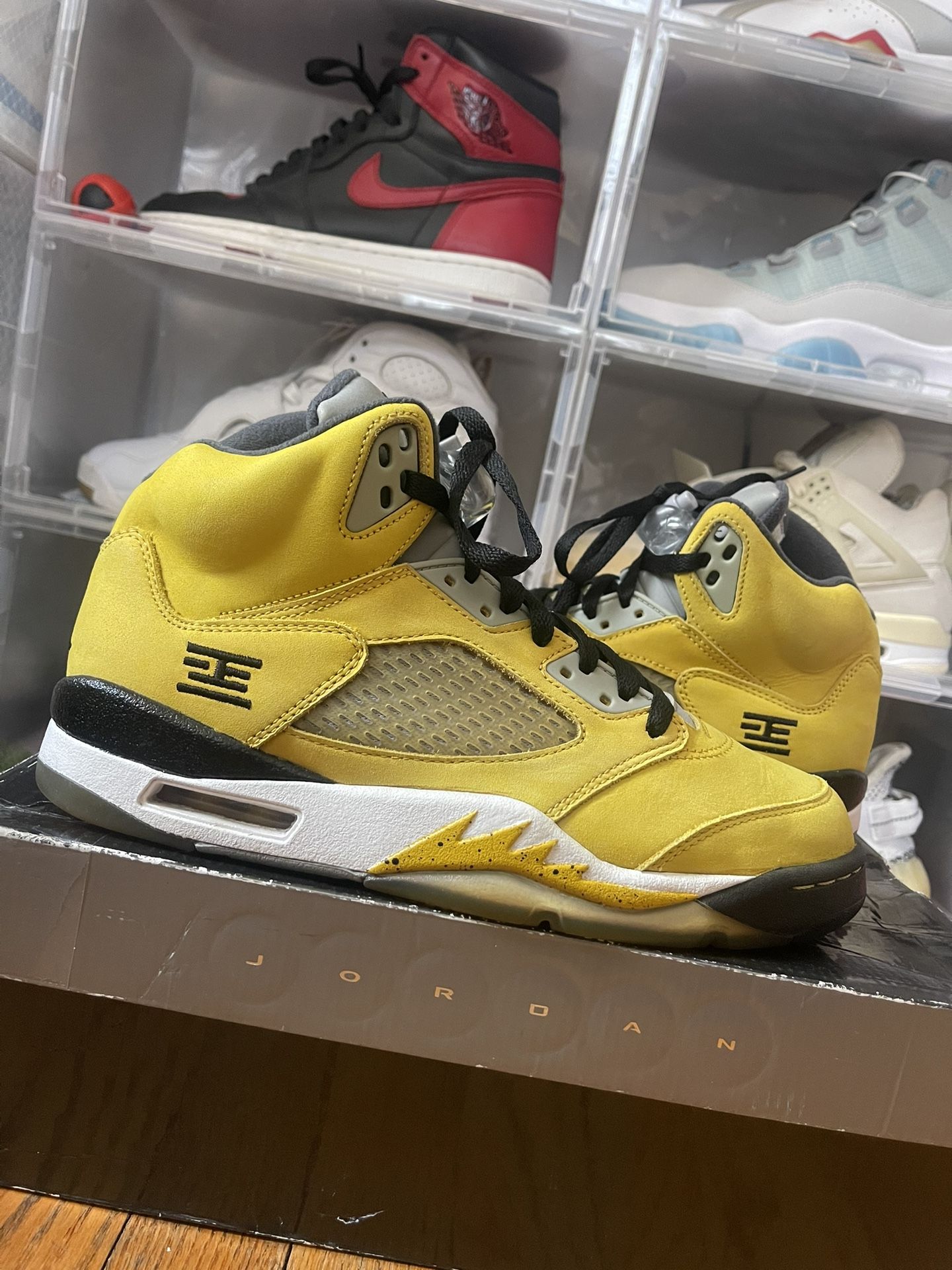 RARE 2011 T23 Air Jordan Retro 5 Tokyo 5 OG SIZE 8