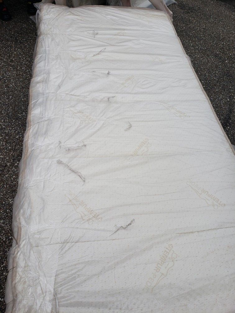 Twin Tempur Pedic Together They Make A King With Box Spring Free Delivery