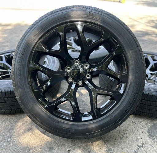 NEW 22 INCH SNOWLFLAKE REPLICA WHEELS AND ALMOST NEW TIRES