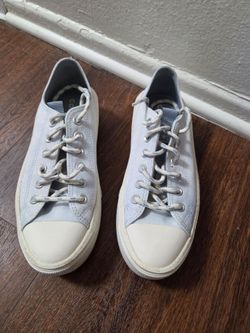 Converse Chuck Taylor Low Top Sneakers