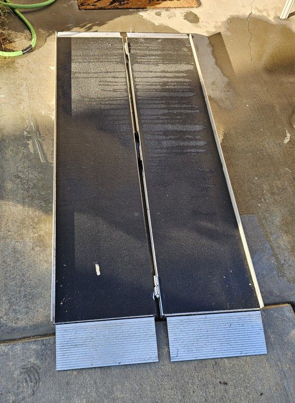 5 Ft. EZ-Access Suitcases Singlefold Ramp