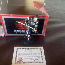 Gartlan USA Wayne Gretzky Porcelain Figurine Statue LA Kings Black Jersey w/COA