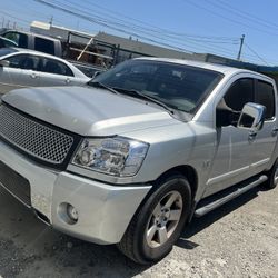 $$$$ Parrilla Para 2004 Nissan Titan  