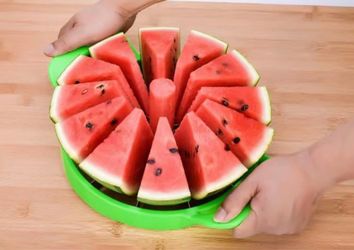 Stainless Steel Manual Watermelon Slicer, Creative Labor-saving Fruit Cutting Tool for Even Slices, Multipurpose Fruit Cutter for Parties, Effortless