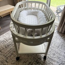 Baby Bassinet With Baby Launger 