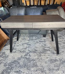 Graydon Computer Desk *Two-tone: Gray and Black *chair included*