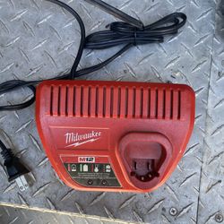 Milwaukee M12 Charger
