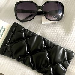 Women’s Oscar De La Renta sunglasses + pouch 🕶️
