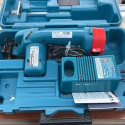 Makita 5091D Little Worm Saw, Batt, Charger 