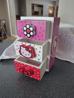 Hello Kitty  Mini Dresser 