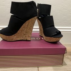 Beautiful brand new heels size 7 $12