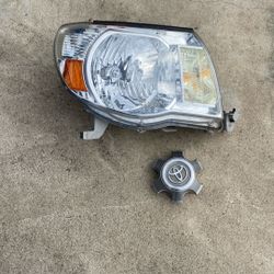 Toyota  Tacoma. 2006. Light And Hubcap.        $10