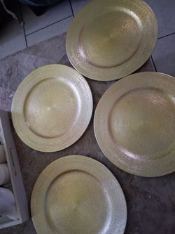 4 platos plasticos dorados, 13"