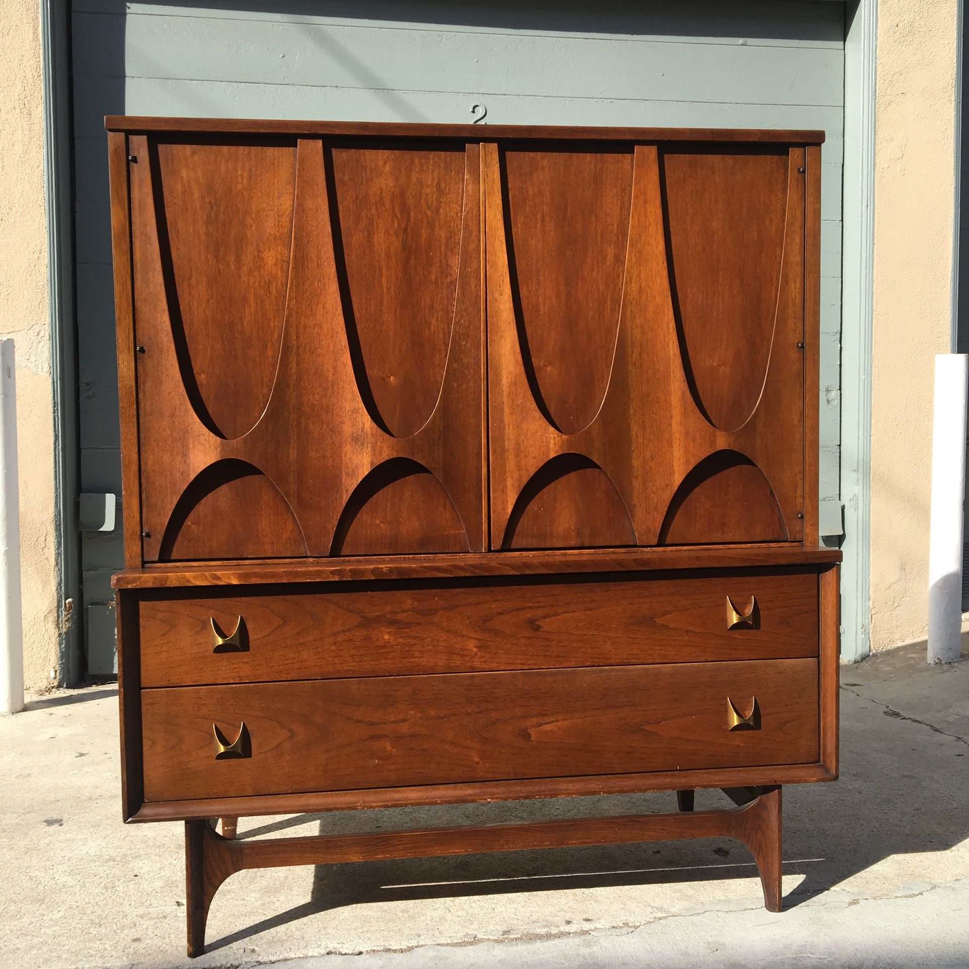 Broyhill Brasilia Gentleman's Chest, mid Century modern Chest, iconic vintage Dresser