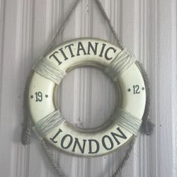 TITANIC LONDON 1912 life preserver replica wall hanging 