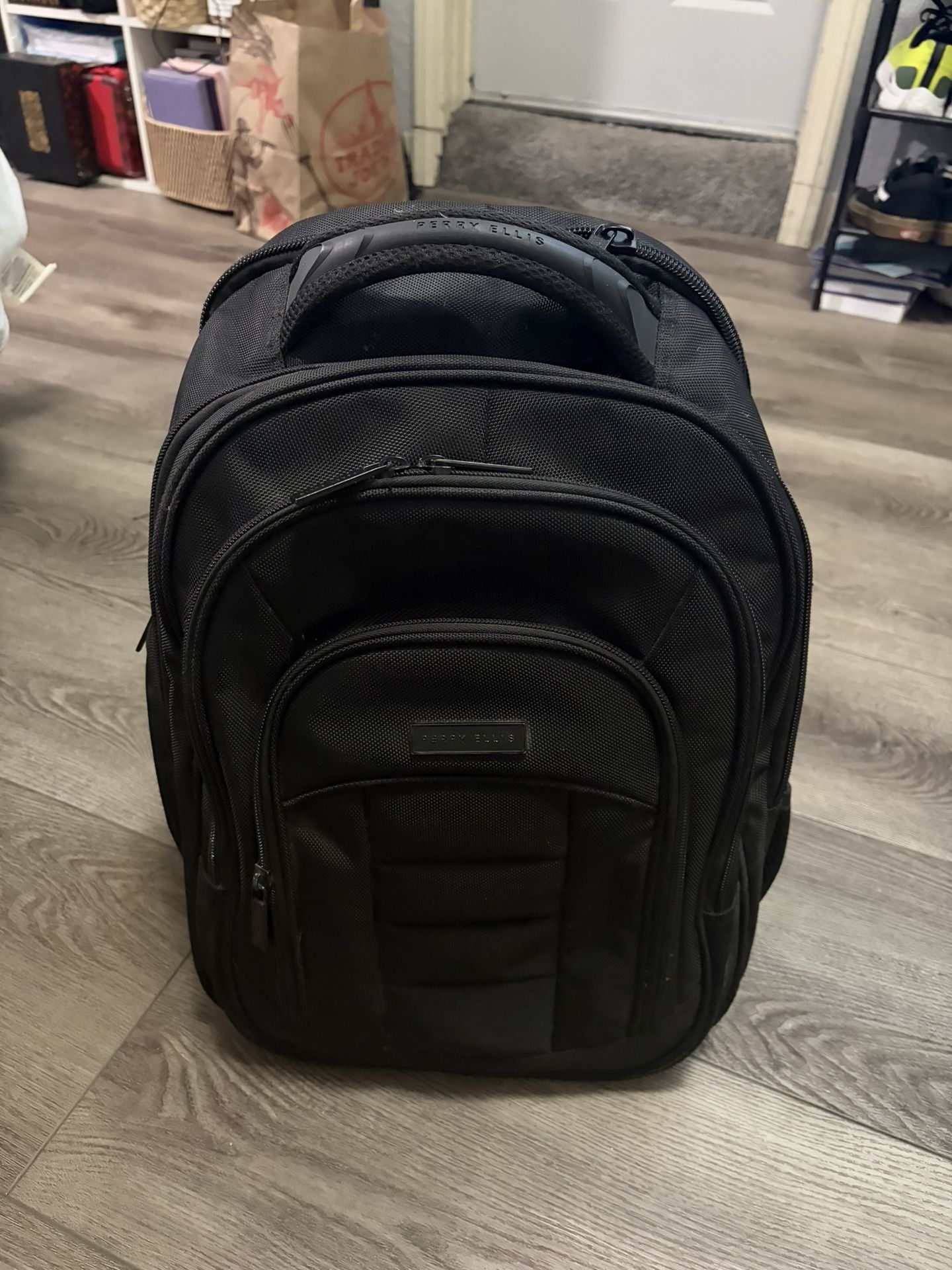 PERRY ELLIS M150 Laptop Backpack - Black