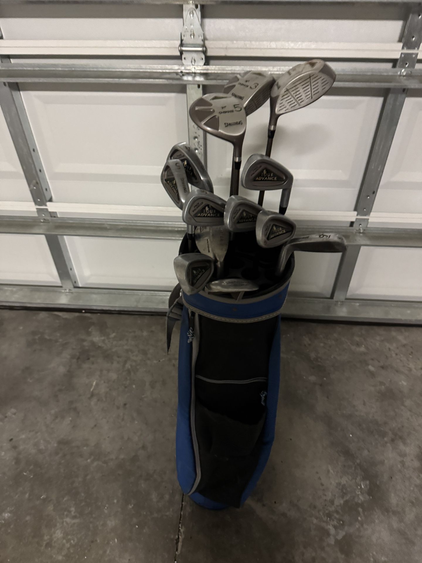 Spalding Golf Clubs Set