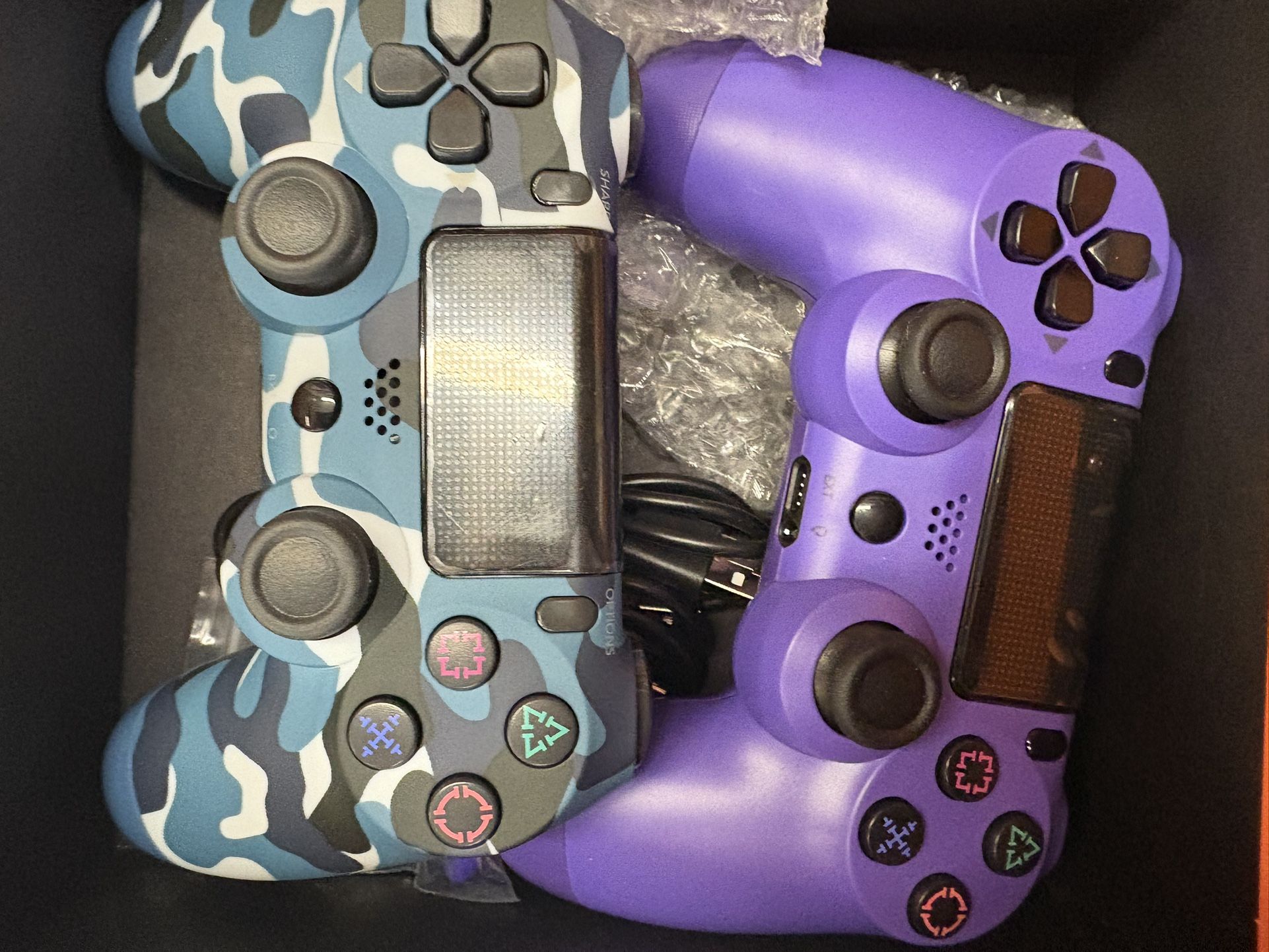 PS4 controllers
