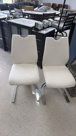Set of 2 Mermaid Style Dining chairs