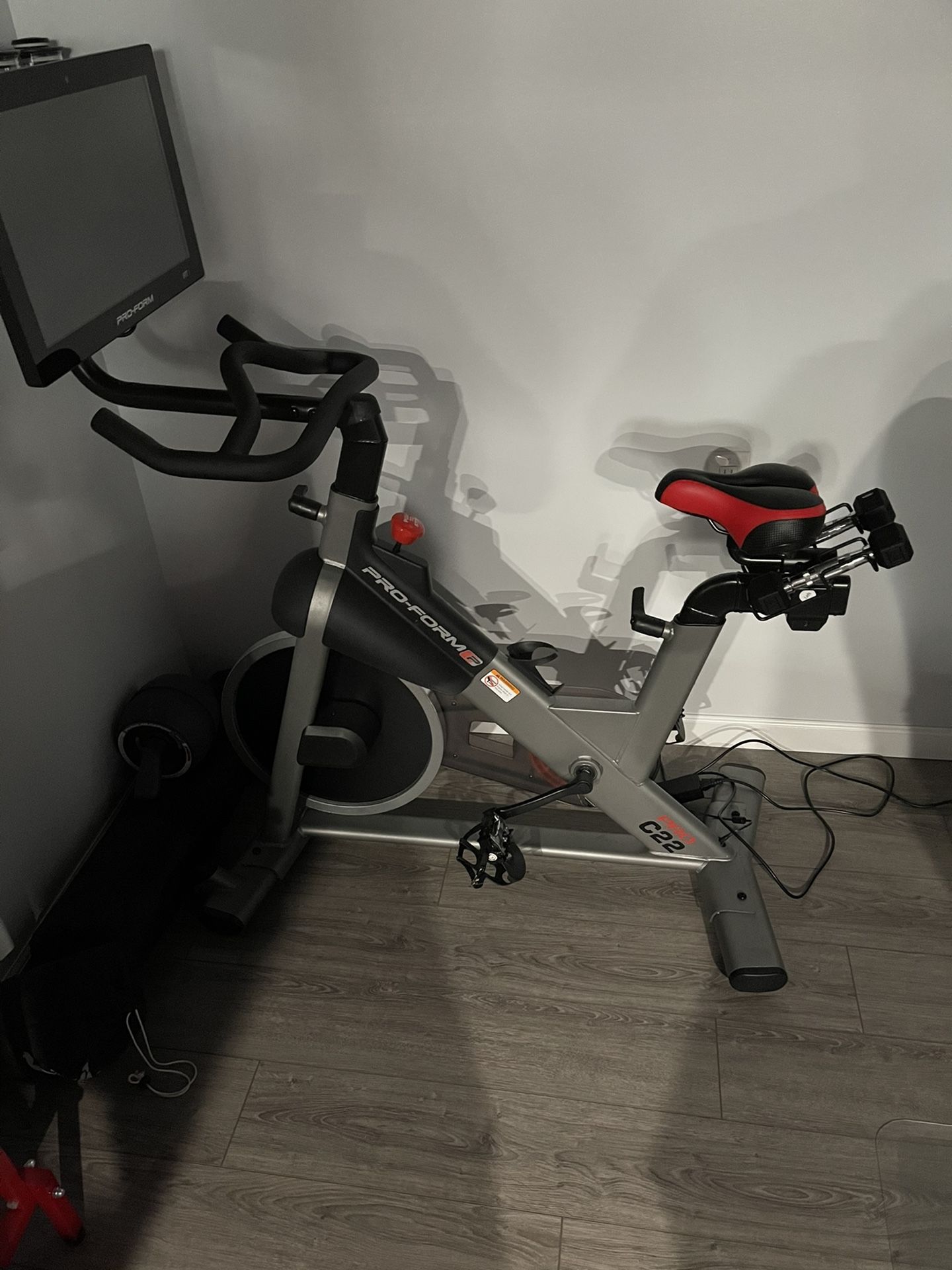 Proform Studio 22 Exercise Bike 