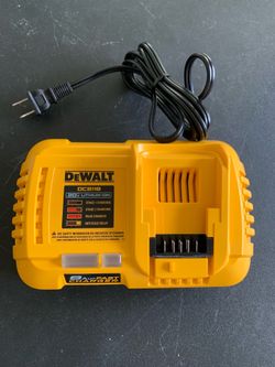 Dewalt 8 Amp Fast charger
