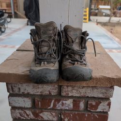 USED Women's Oboz Bridger B-dry