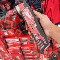 Milwaukee M12 Multi Tool