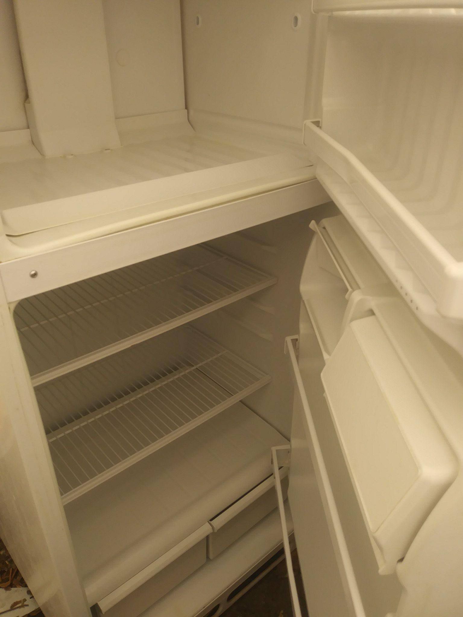 $150 Hotpoint Refrigerator
