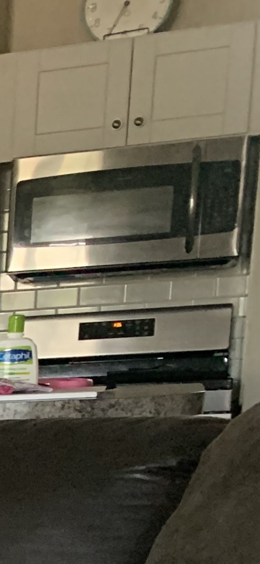 Over The Range Microwave. Nearly Brand New !!!! 