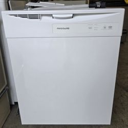 Dishwasher In White 