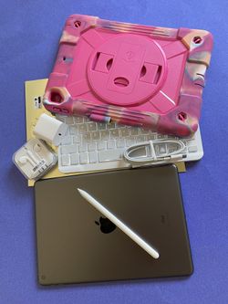 Apple IPad 7th Generation (10.2” Retina / IOS 18 / Touch ID ) 32GB with stylus pen, keyboard, case  & Accessories (128GB $249) 