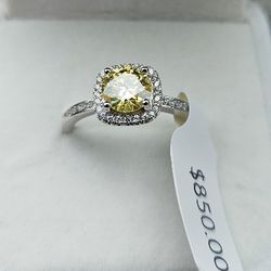 Women's 1 CARAT Yellow VVS Diamond RING